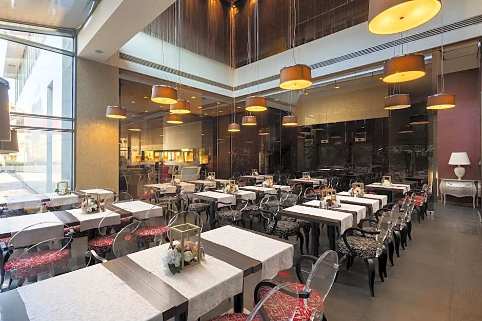 Golden Tulip Ana Dome Hotel