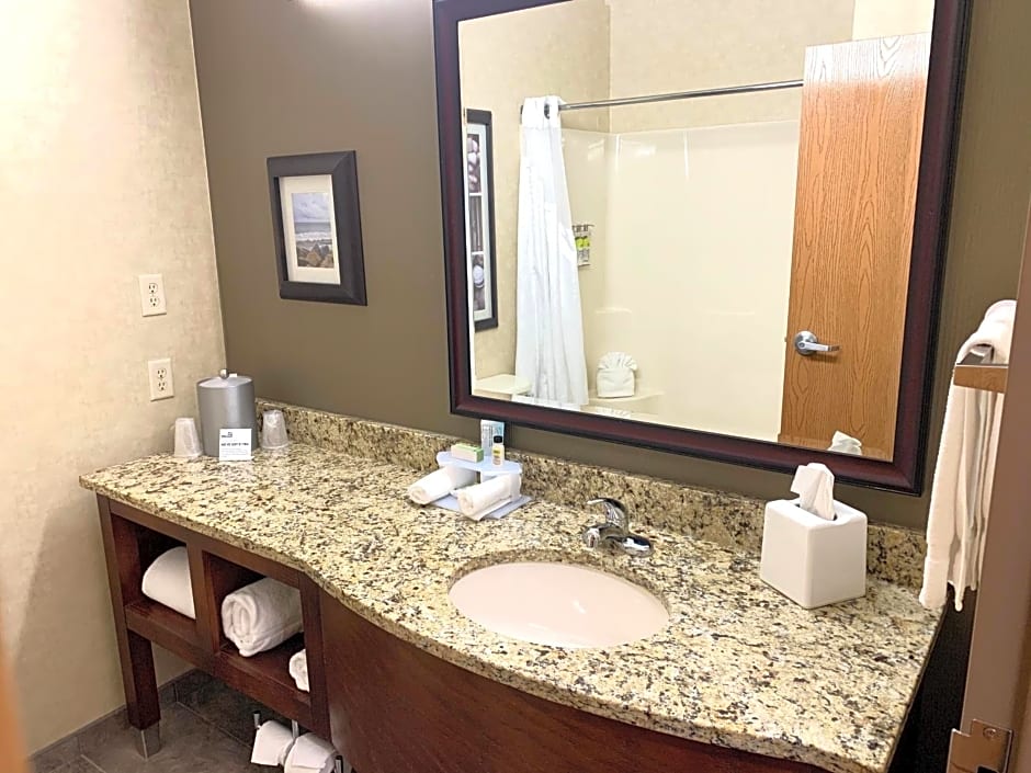 Holiday Inn Express Holland, an IHG Hotel