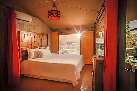 LODGE