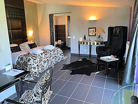 Deluxe Double Room with Bath