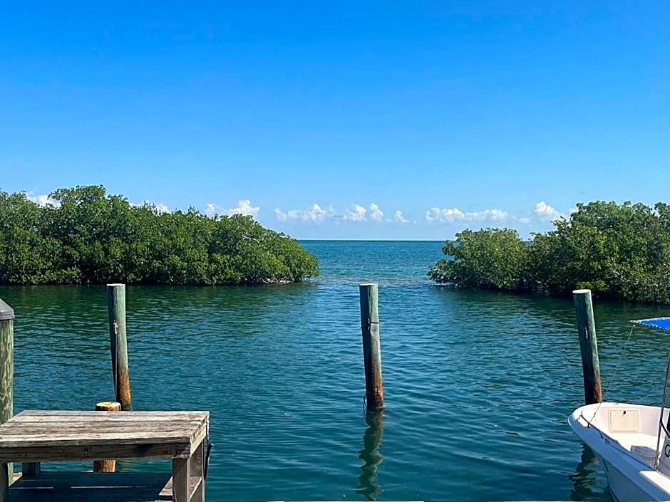 Conch Key Fishing Lodge & Marina
