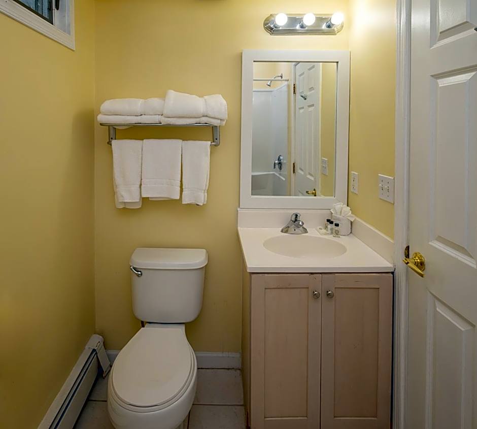 Drifting Sands Oceanfront Hotel