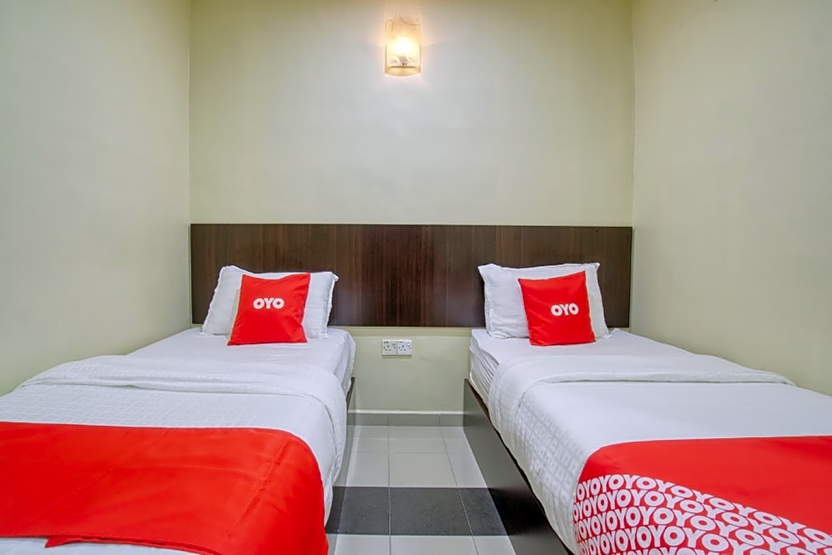 OYO 89960 Manjung Inn Hotel