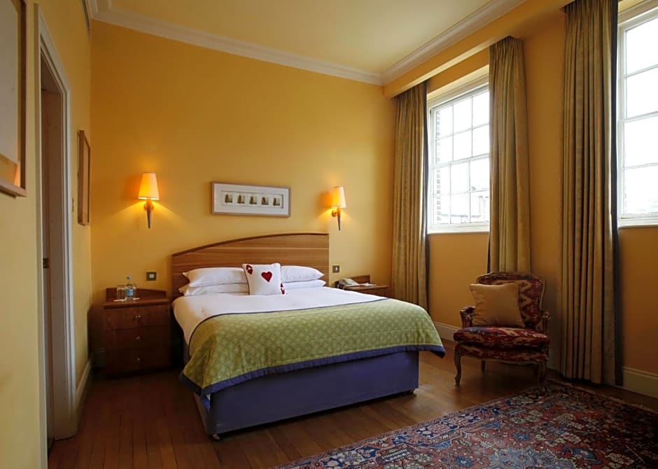 Angel Hotel
