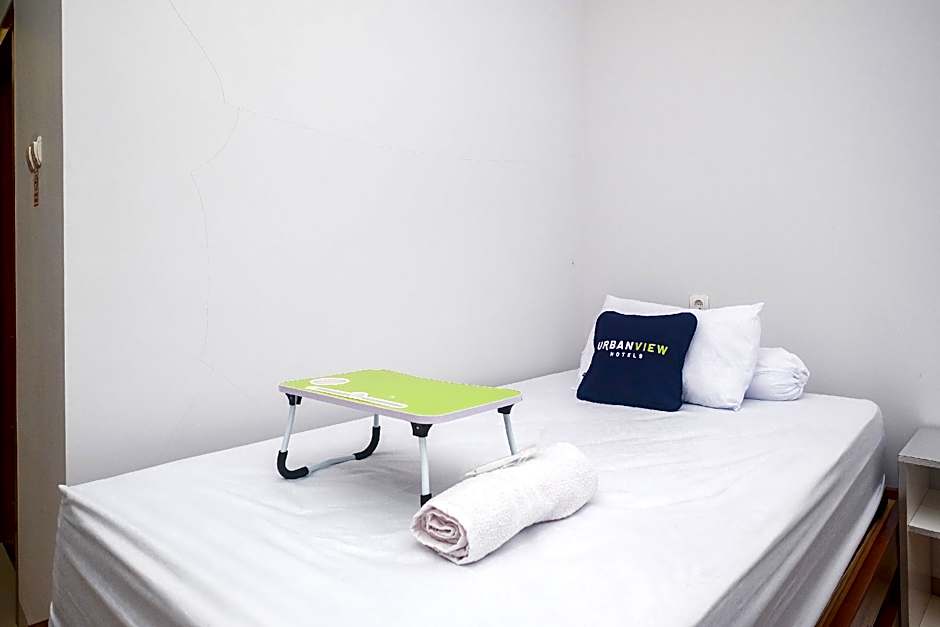 Urbanview Syariah Loji Arum Stasiun Klaten by RedDoorz