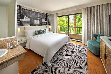 Junior Suite, 1 Bedroom (1 King Bed and 1 Double Sofa Bed)