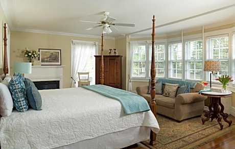 Room 3 - Deluxe King Room with Garden View