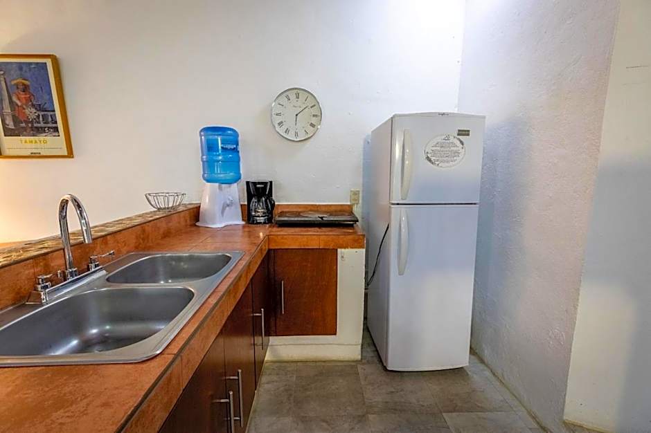 Las Mariposas Hotel & Studios