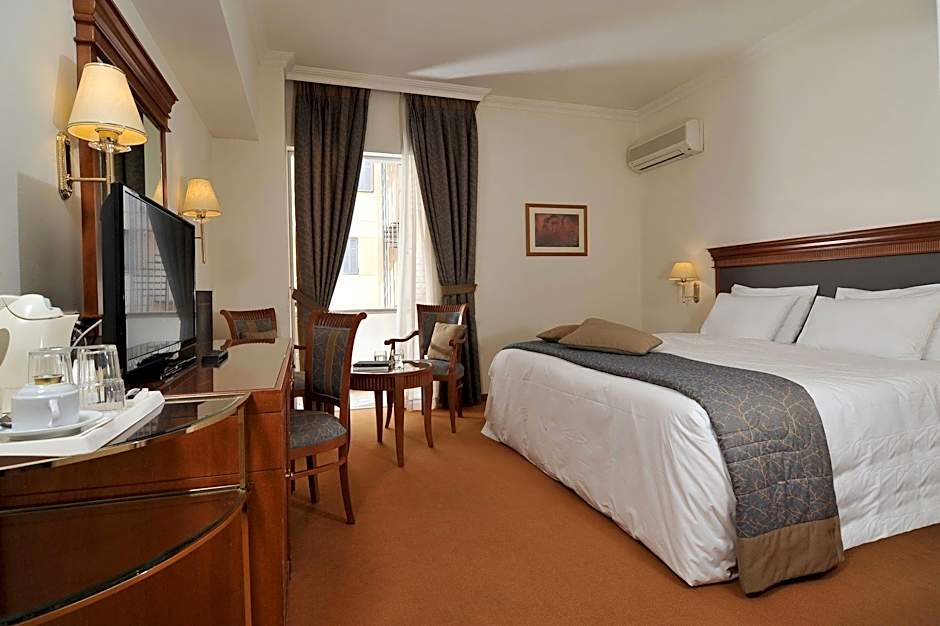Athens Atrium Hotel & Jacuzzi Suites