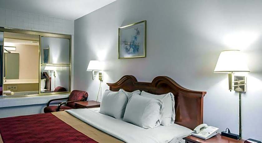 Econo Lodge South Garner