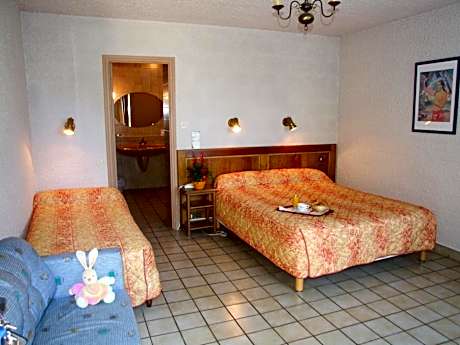 Bungalow with Garden