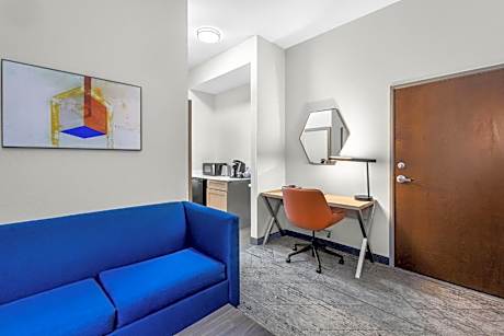 One-Bedroom King Suite