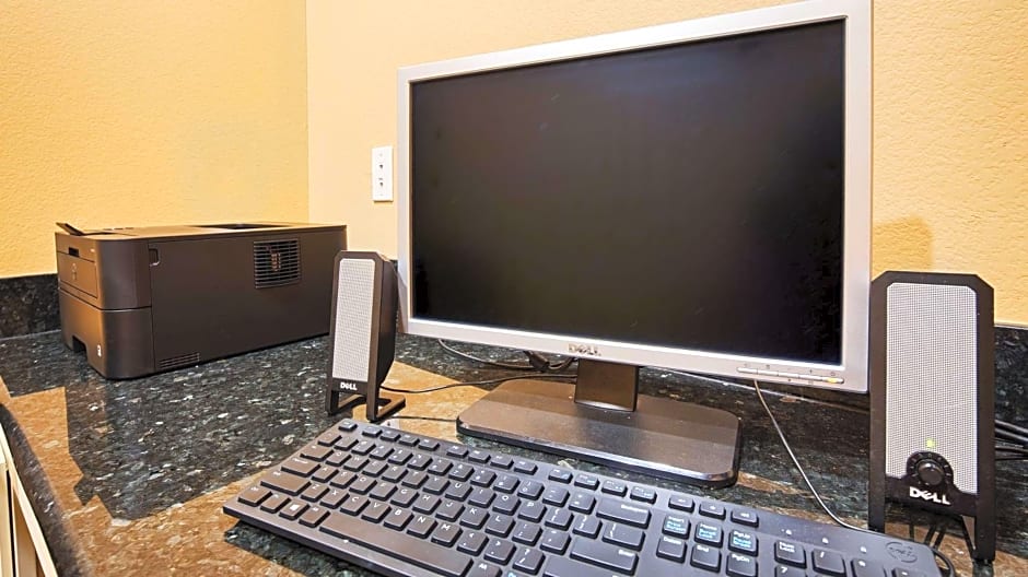 Best Western Lockhart Hotel & Suites