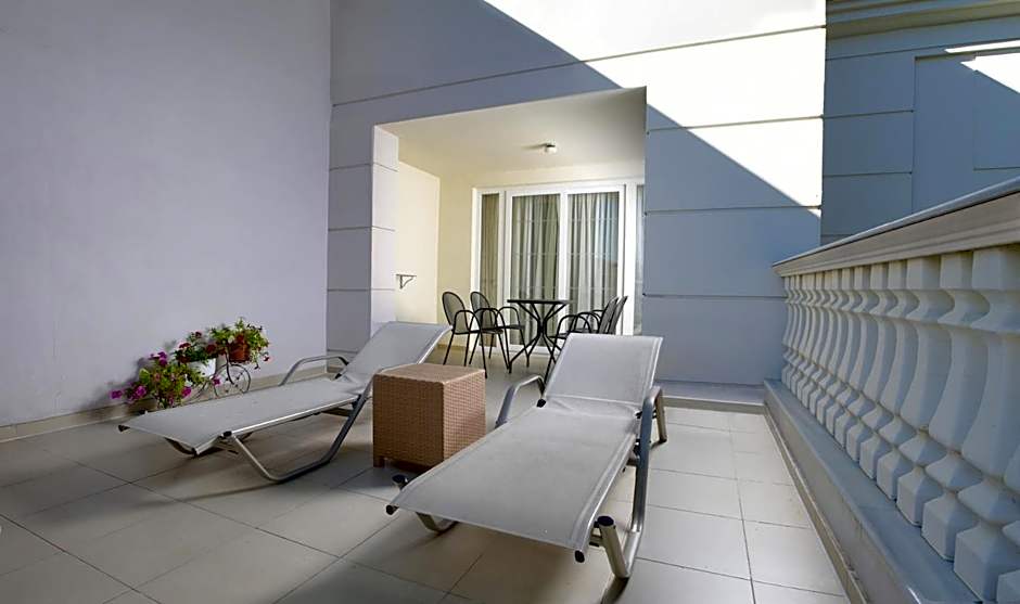 Elinotel Apolamare Hotel