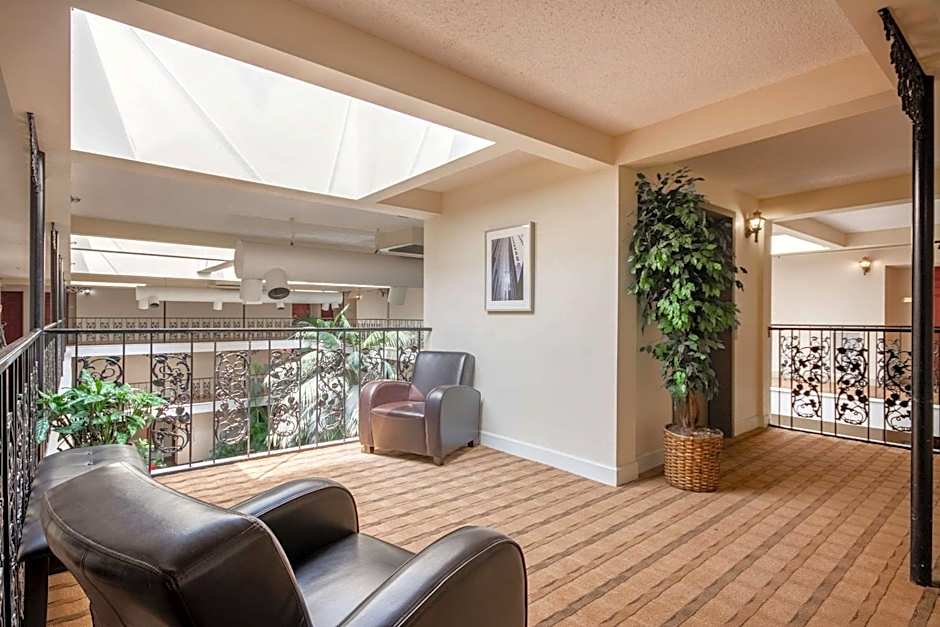 Coratel Plus Suites Wichita West Airport