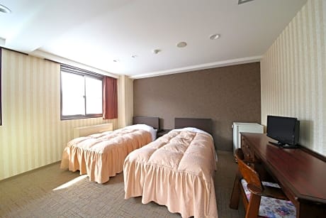 Twin Room with Private Bathroom