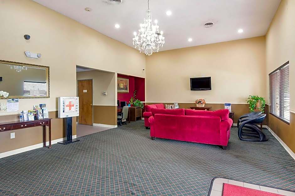 Econo Lodge Inn & Suites Knoxville East