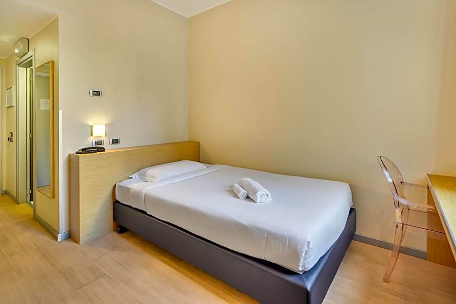 B&B HOTEL Milano La Spezia