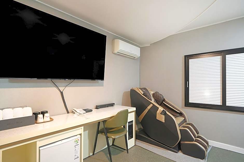 Gunsan Hotel May