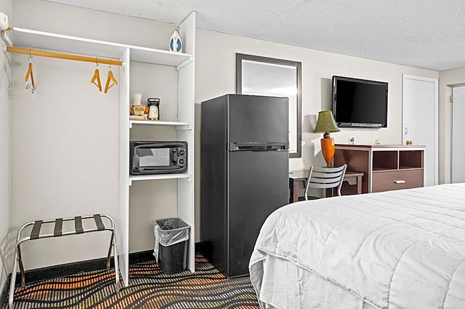 Country Town N' Suites