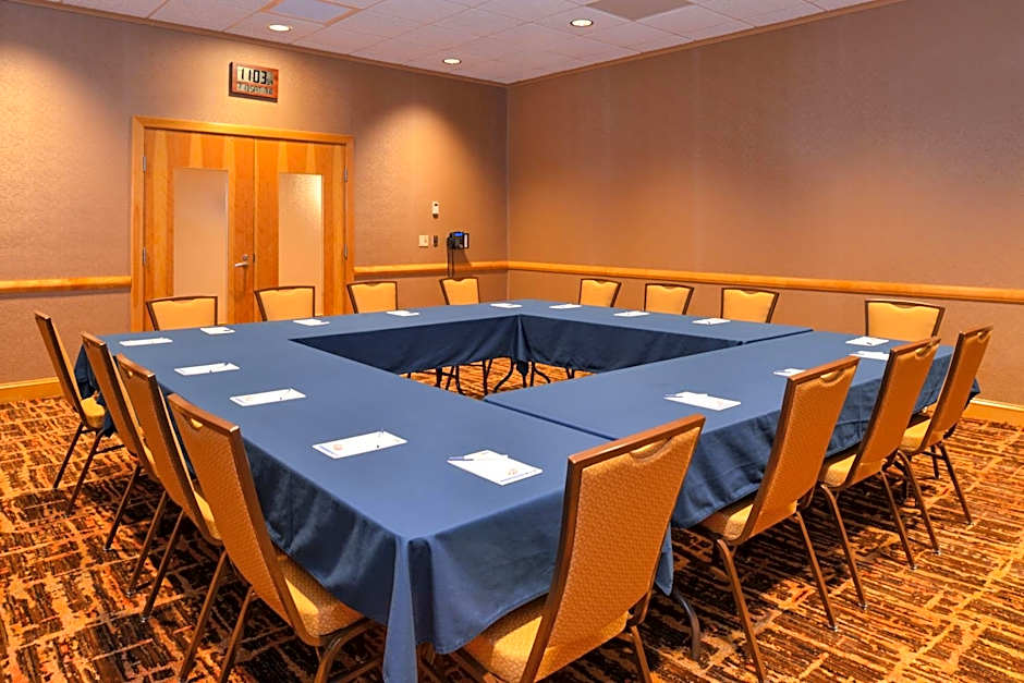 Holiday Inn Express Breezewood By IHG