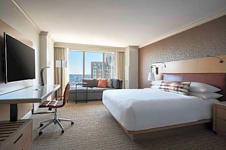 Queen Room with Two Queen Beds with Roll-In Shower and City View - Mobility Accessible
