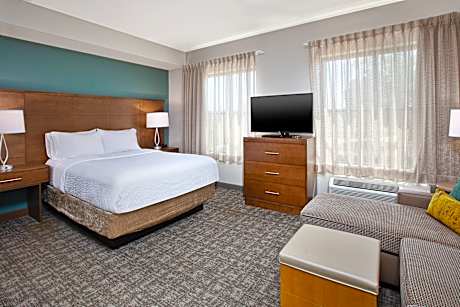 1 Queen Suite Communications Mobility Accessible Tub