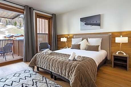Three-Bedroom Apartment with Mountain View