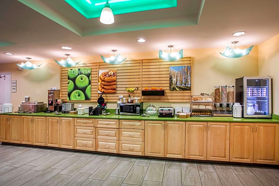 La Quinta Inn & Suites by Wyndham Rochester Mayo Clinic S