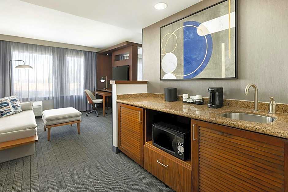 Courtyard by Marriott Los Angeles Woodland Hills