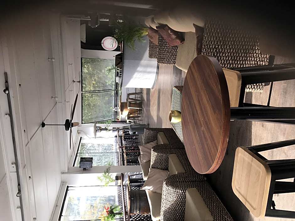 The Grand Hotel Healesville