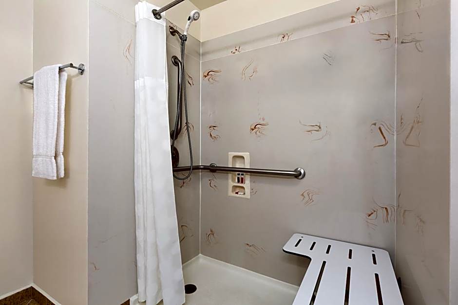 Ramada by Wyndham Oakland Downtown City Center