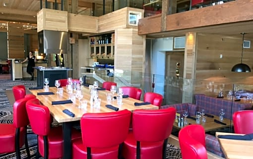 Moose Hotel and Suites