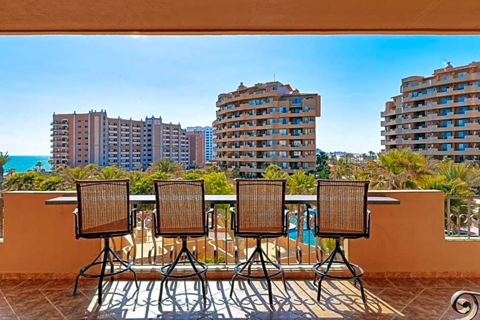 Bella Sirena 305-A - Elegant Oceanview Condo on Beachfront Resort