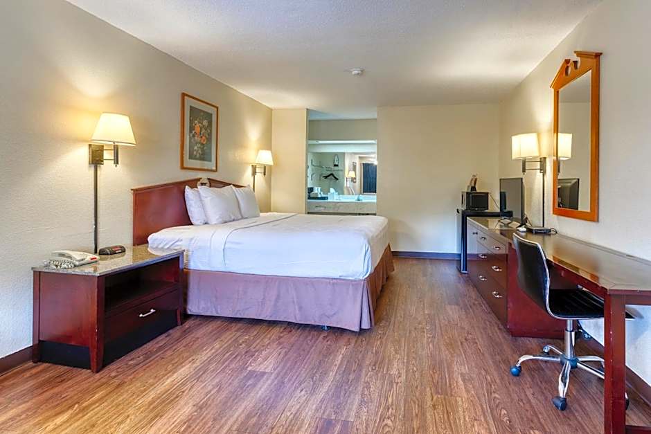 Executive Inn & Suites
