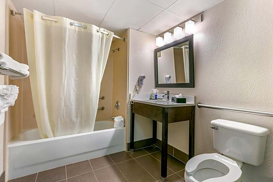 Sleep Inn & Suites Near Sports World Blvd.
