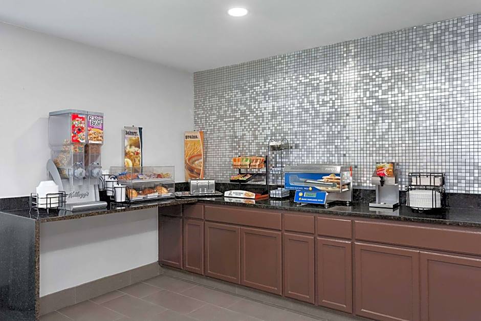Microtel Inn & Suites by Wyndham Janesville