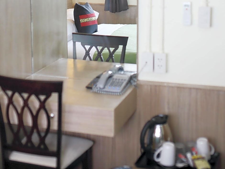 Sukhumvit 20 Guest House