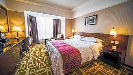 Standard Queen Room