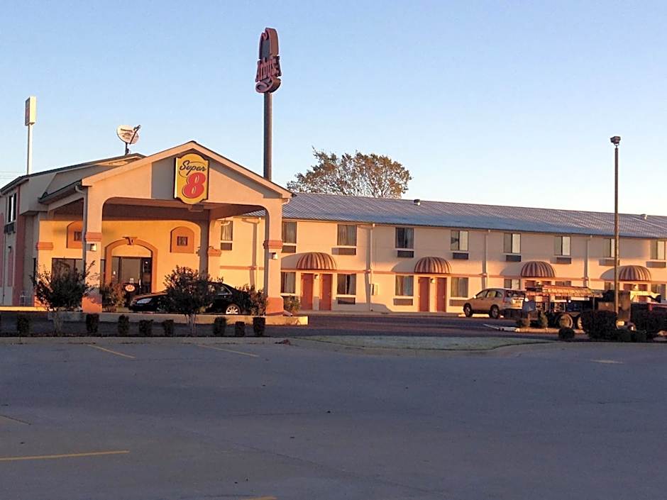 Super 8 by Wyndham Sallisaw