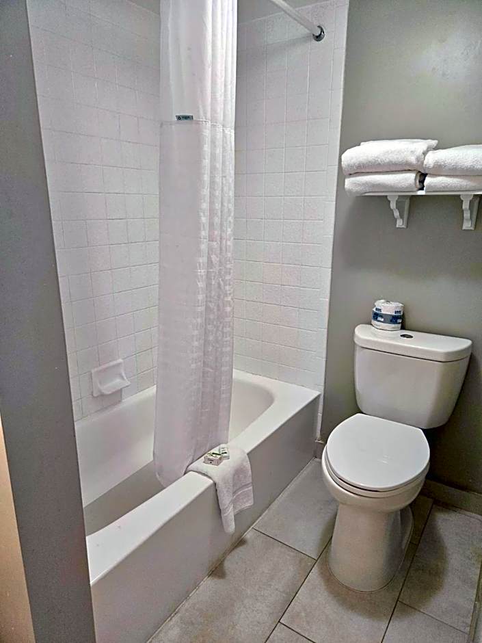 La Quinta Inn & Suites by Wyndham Tampa Bay Airport