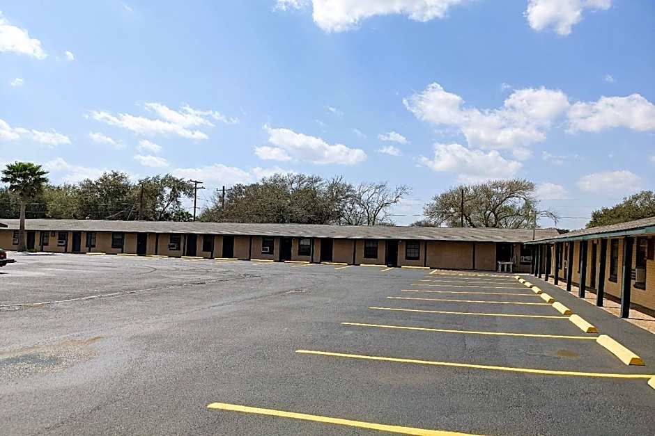 Economy Inn Kingsville, Hwy 77