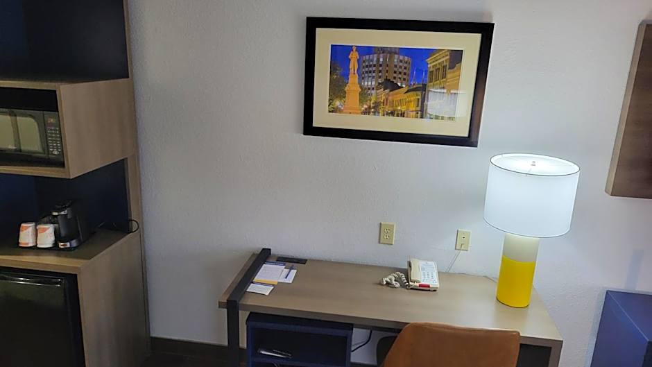 Comfort Suites Macon Northwest