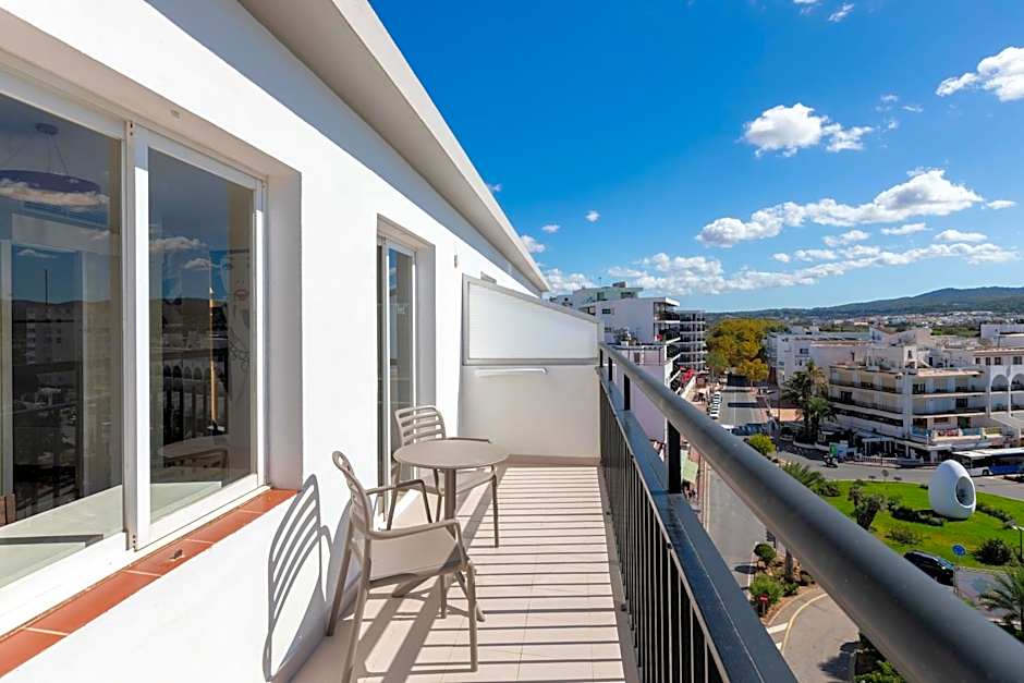 The Red Hotel - Adults Only