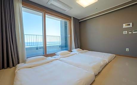 Half Ocean View Room