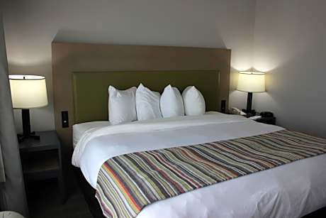 One-Bedroom King Suite - Disability Access