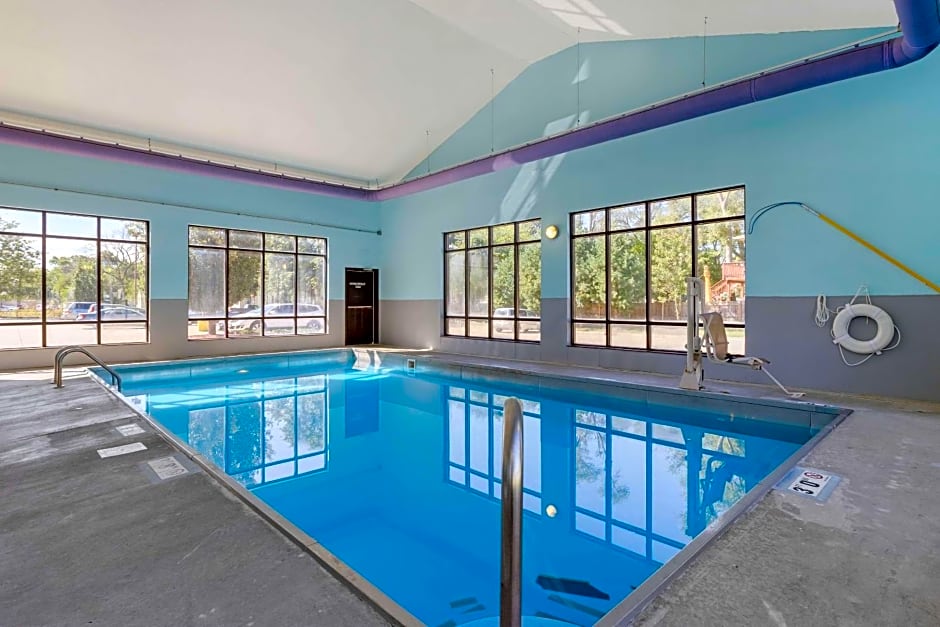 Econo Lodge Inn & Suites Fairgrounds