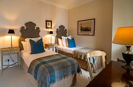 Twin Room with Private Bathroom