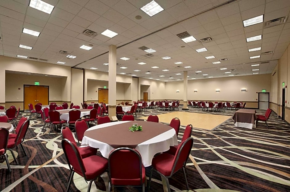 Wingate by Wyndham and Williamson Conference Center