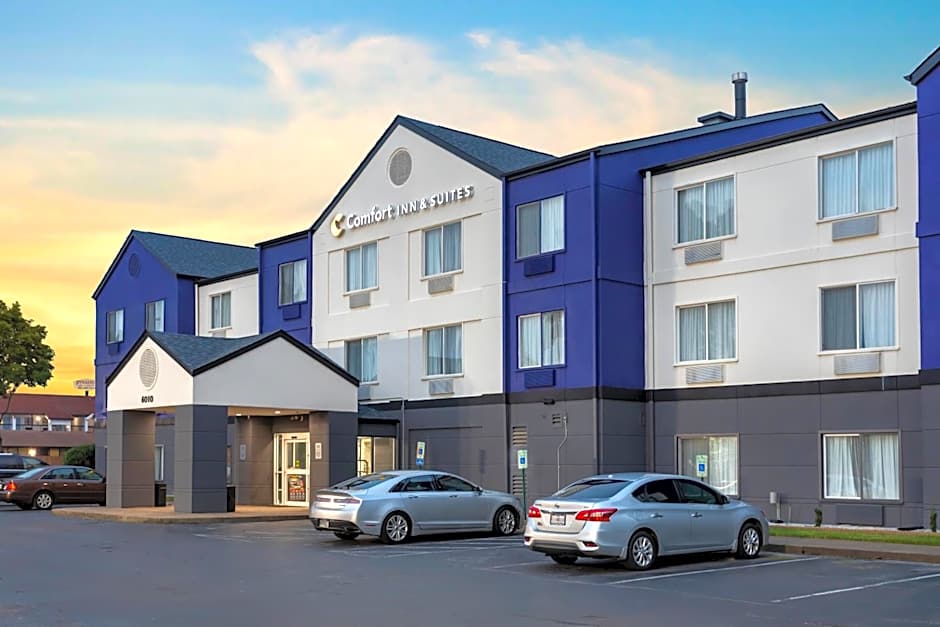 Comfort Inn & Suites Memphis East